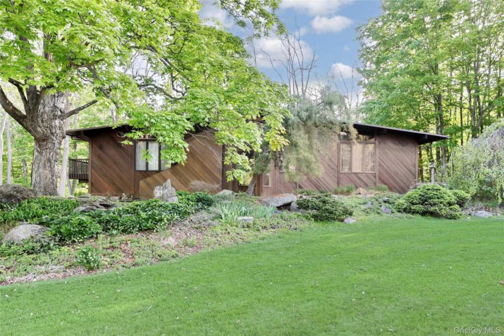 24 Spook Rock Road, Suffern, NY 10901 - Photo 2 of 32