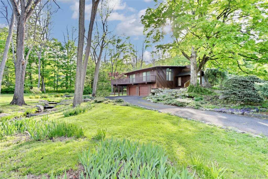 24 Spook Rock Road, Suffern, NY 10901 - Photo 25 of 32