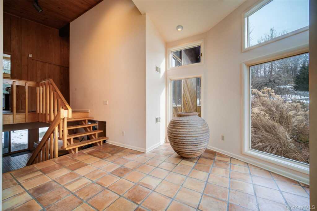 24 Spook Rock Road, Suffern, NY 10901 - Photo 4 of 32