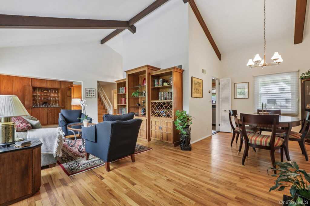 22 Stony Run, New Rochelle, NY 10804 - Photo 14 of 38