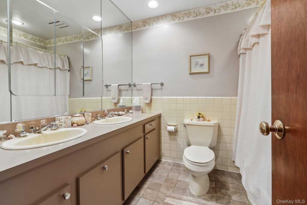 22 Stony Run, New Rochelle, NY 10804 - Photo 19 of 38