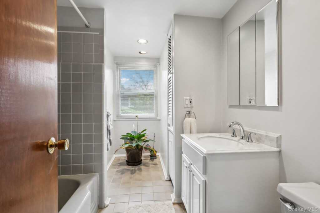 22 Stony Run, New Rochelle, NY 10804 - Photo 22 of 38