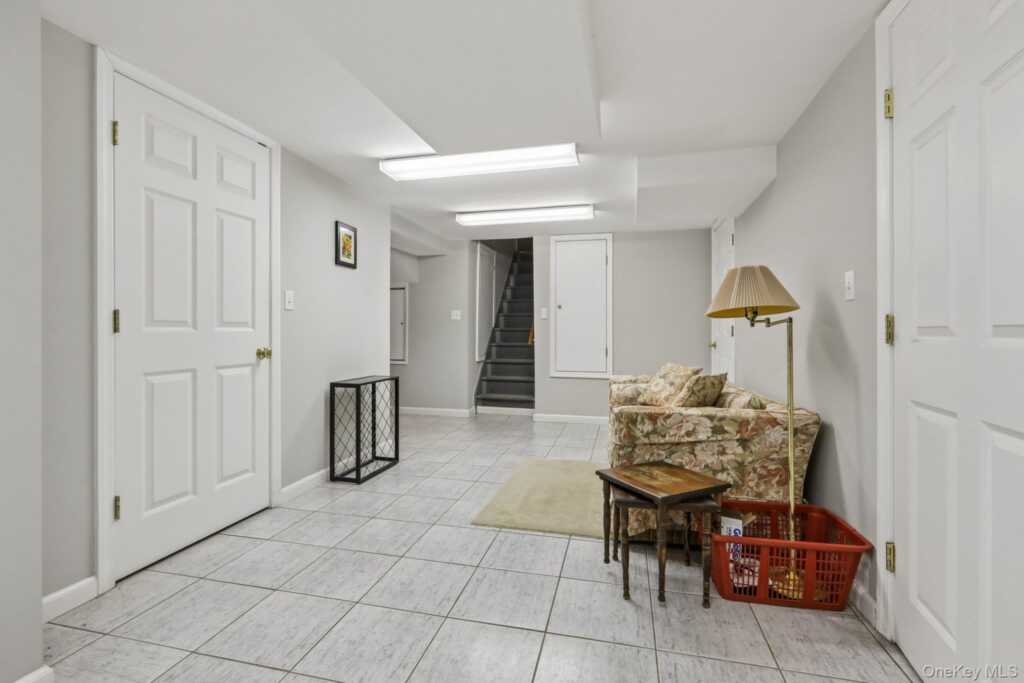 22 Stony Run, New Rochelle, NY 10804 - Photo 24 of 38
