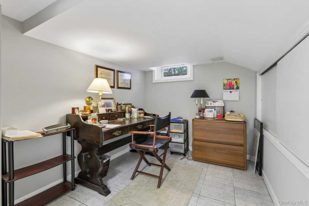 22 Stony Run, New Rochelle, NY 10804 - Photo 25 of 38