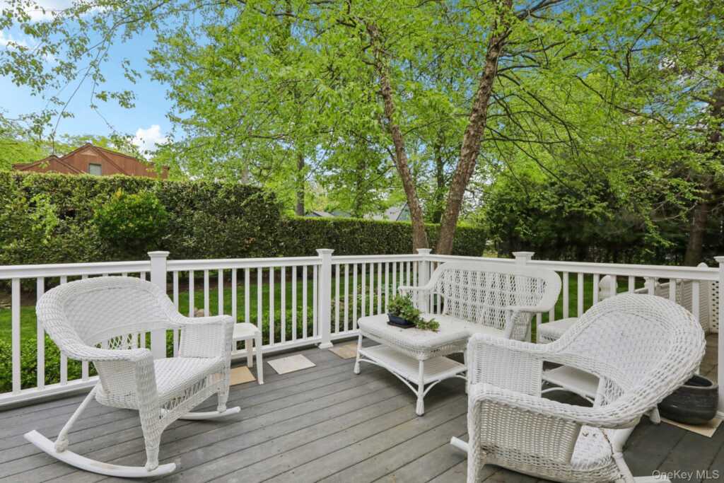 22 Stony Run, New Rochelle, NY 10804 - Photo 27 of 38