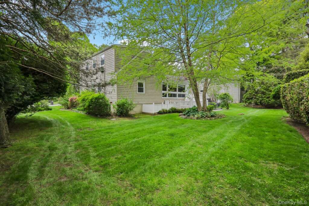 22 Stony Run, New Rochelle, NY 10804 - Photo 30 of 38