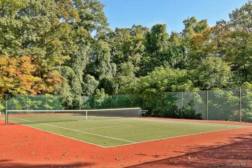 22 Stony Run, New Rochelle, NY 10804 - Photo 34 of 38