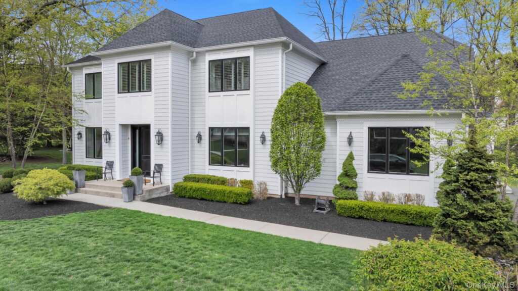 12 Dalewood Drive, Suffern, NY 10901 - Photo 2 of 40