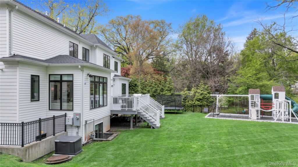12 Dalewood Drive, Suffern, NY 10901 - Photo 36 of 40