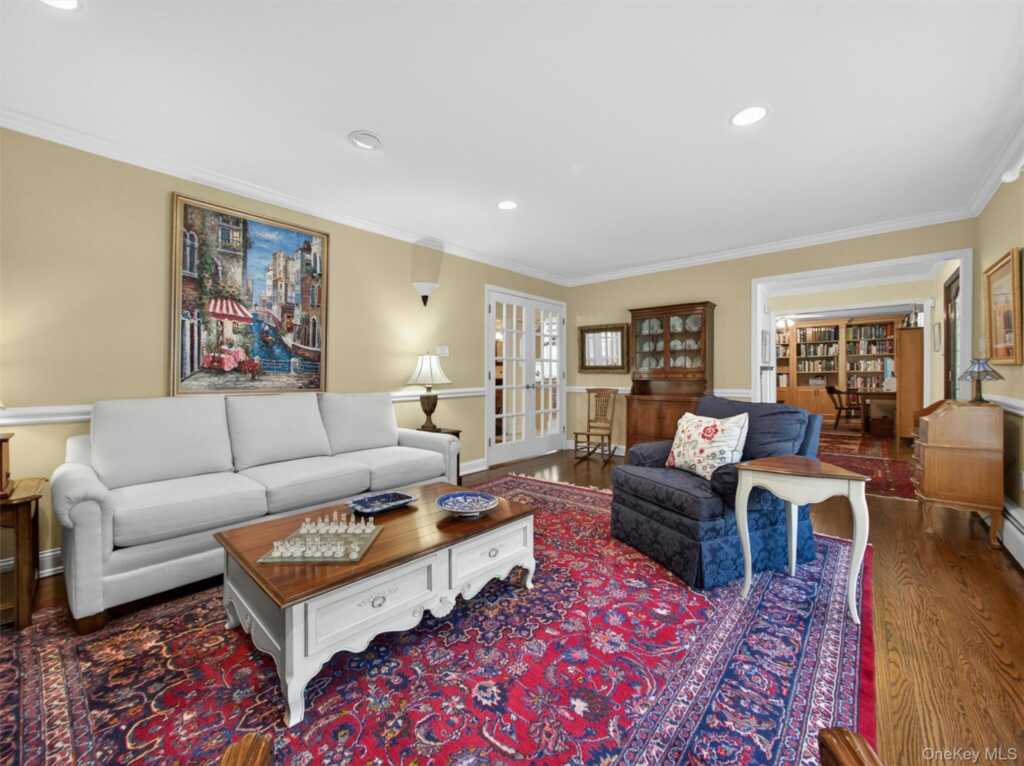 22 E Mayer Drive, Suffern, NY 10901 - Photo 15 of 39
