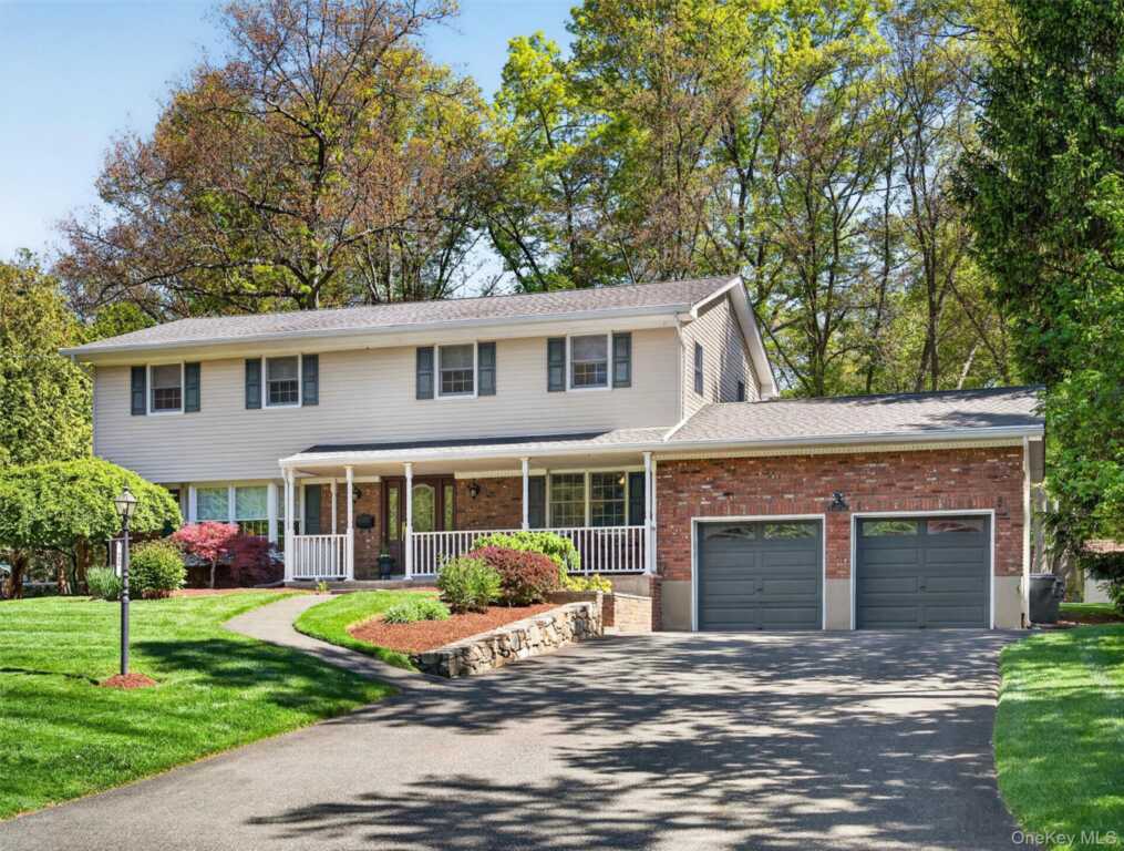 22 E Mayer Drive, Suffern, NY 10901 - Photo 2 of 39