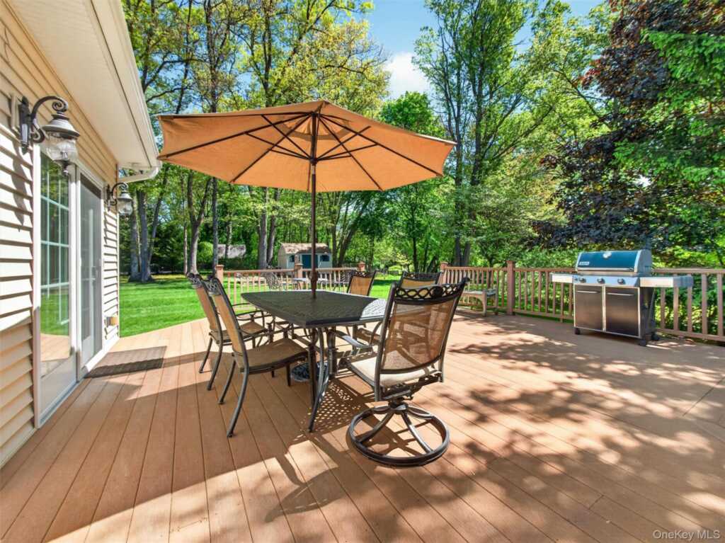 22 E Mayer Drive, Suffern, NY 10901 - Photo 31 of 39