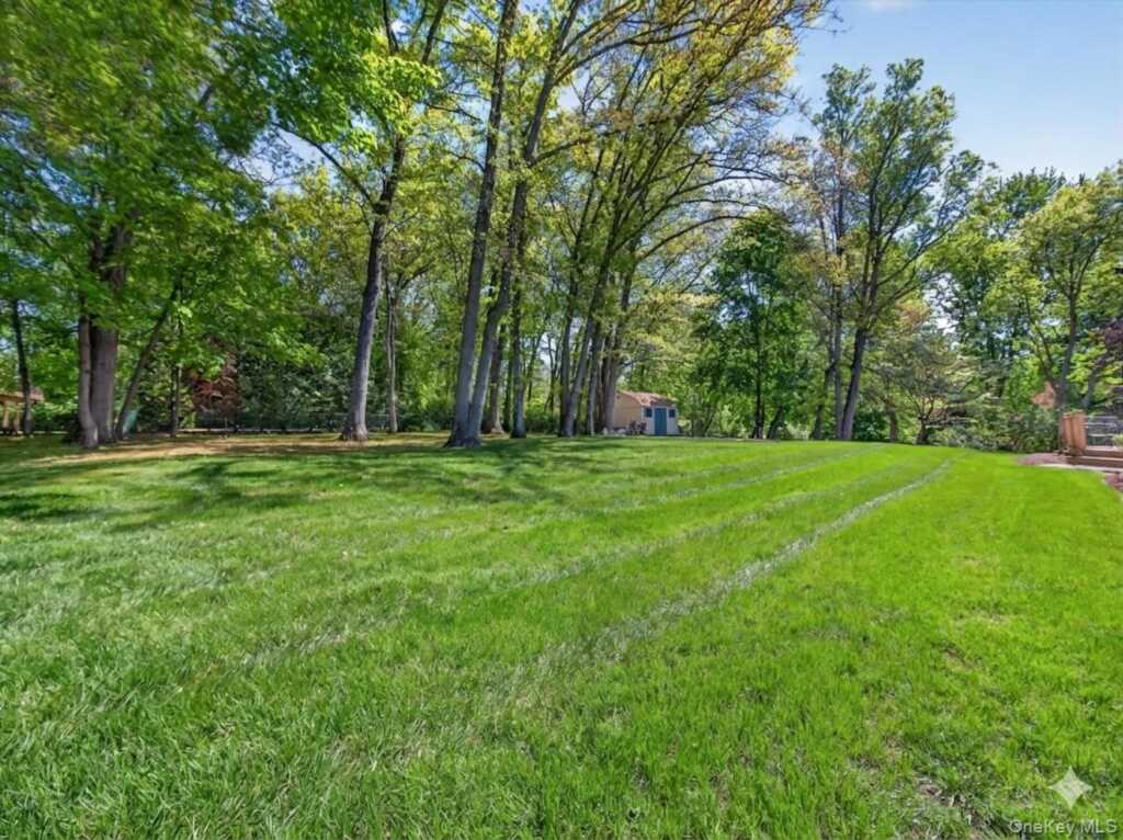 22 E Mayer Drive, Suffern, NY 10901 - Photo 35 of 39