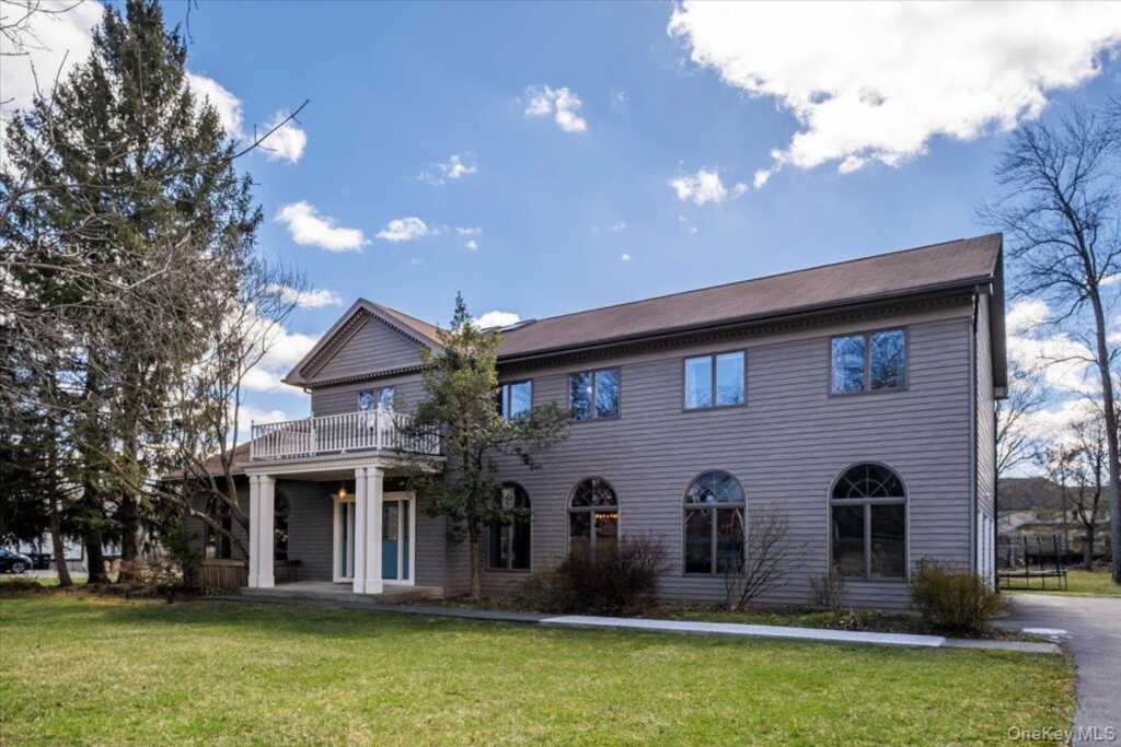 11 Baker Lane, Suffern, NY 10901 - Photo 3 of 49