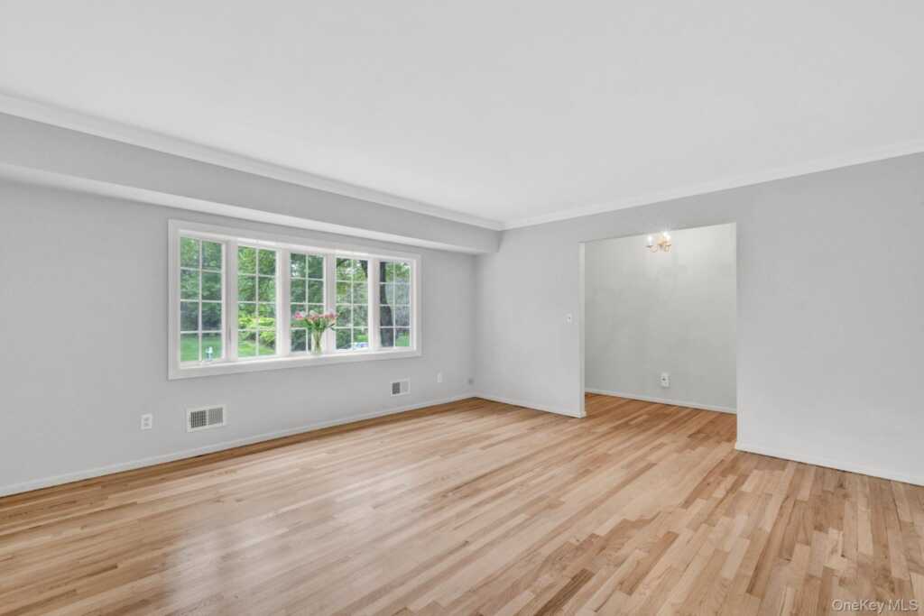 16 Oak Road, New City, NY 10956 - Photo 5 of 34