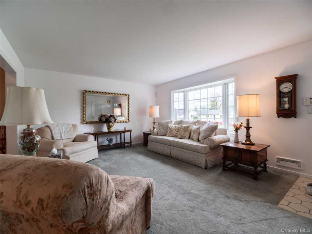 20 Priscilla Lane, Rye, NY 10573 - Photo 10 of 29