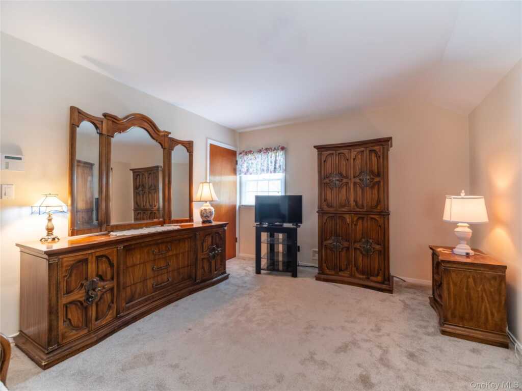 20 Priscilla Lane, Rye, NY 10573 - Photo 15 of 29