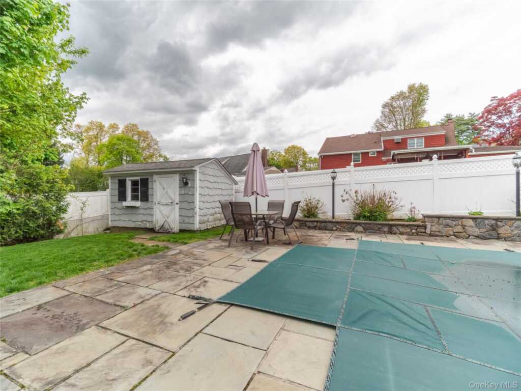 20 Priscilla Lane, Rye, NY 10573 - Photo 2 of 29