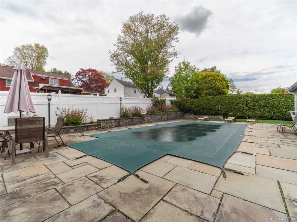 20 Priscilla Lane, Rye, NY 10573 - Photo 3 of 29