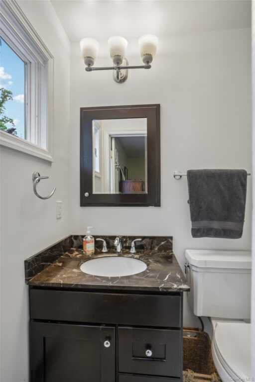 53 Shepherds Drive, New Rochelle, NY 10583 - Photo 18 of 31