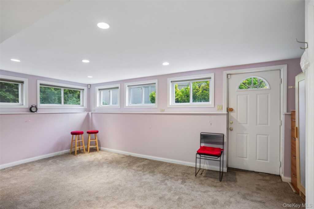 53 Shepherds Drive, New Rochelle, NY 10583 - Photo 23 of 31