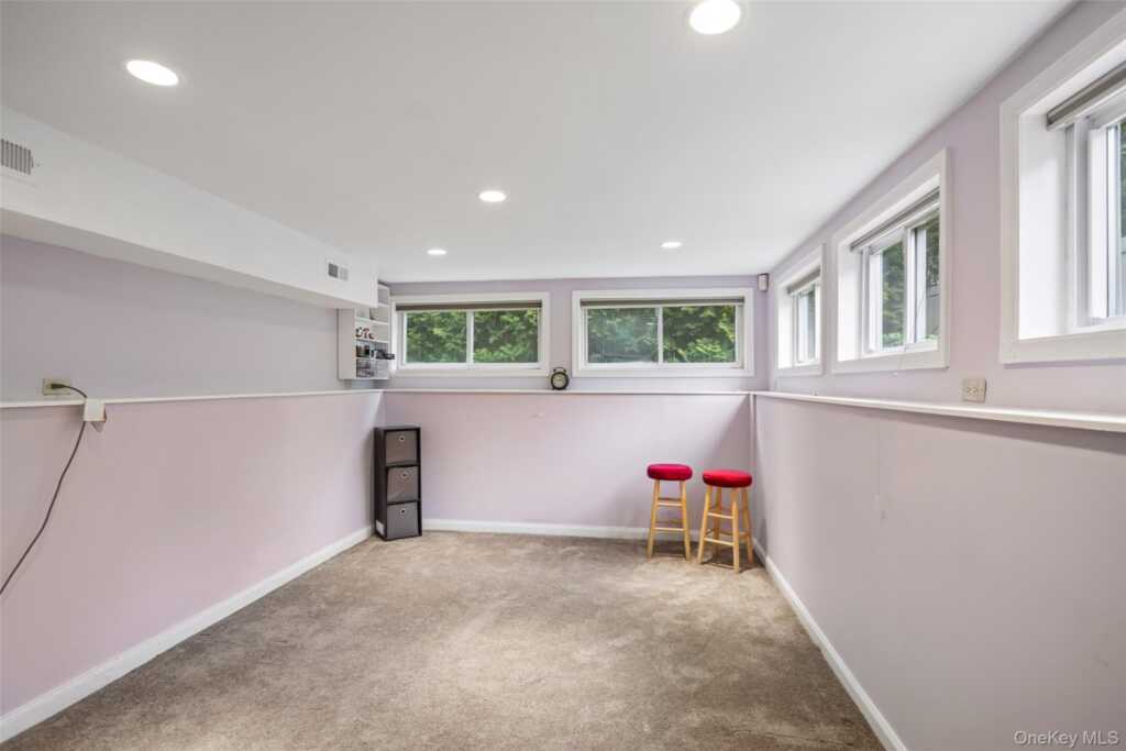 53 Shepherds Drive, New Rochelle, NY 10583 - Photo 24 of 31