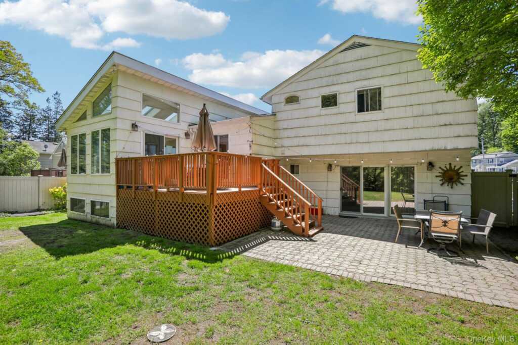 53 Shepherds Drive, New Rochelle, NY 10583 - Photo 26 of 31