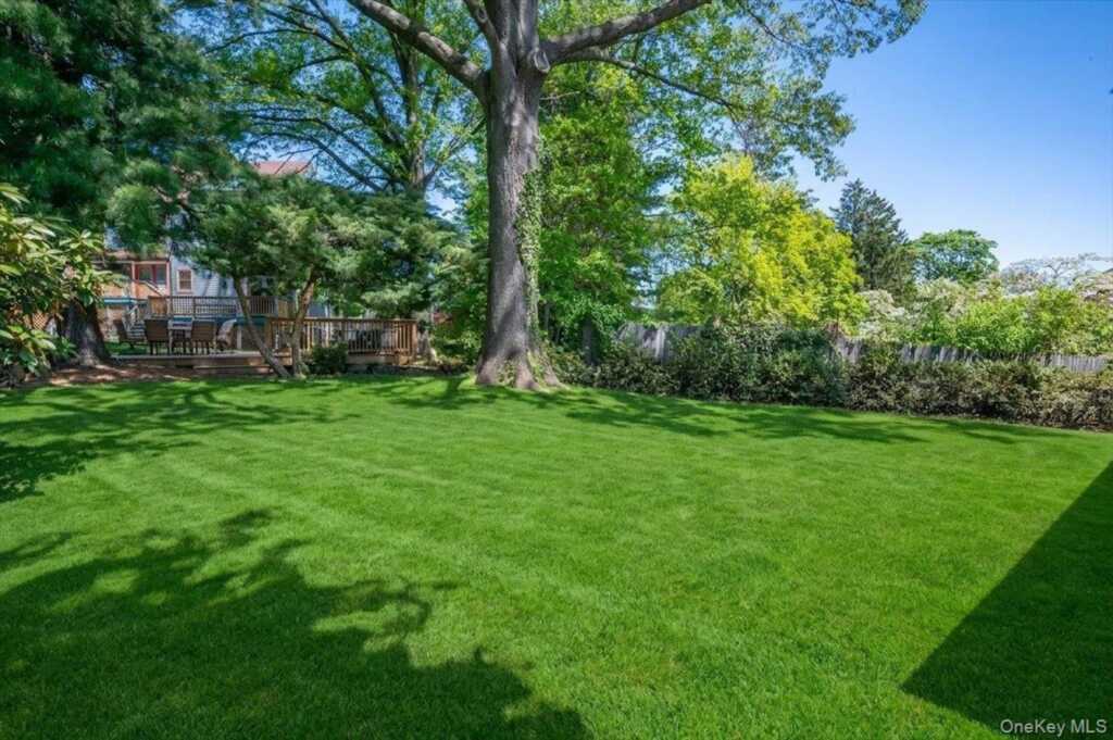 9 Salisbury Place, Nyack, NY 10960 - Photo 4 of 32