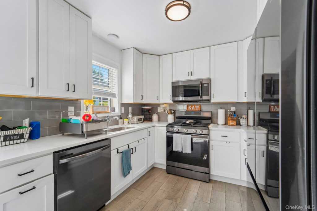 7 Sand Street, Rye, NY 10573 - Photo 12 of 30