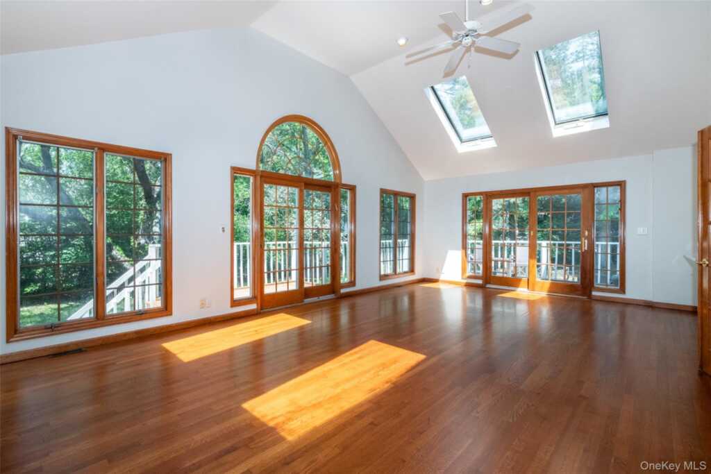 177 Puritan Drive, New Rochelle, NY 10583 - Photo 13 of 38