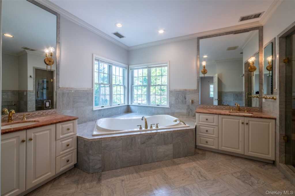 177 Puritan Drive, New Rochelle, NY 10583 - Photo 23 of 38