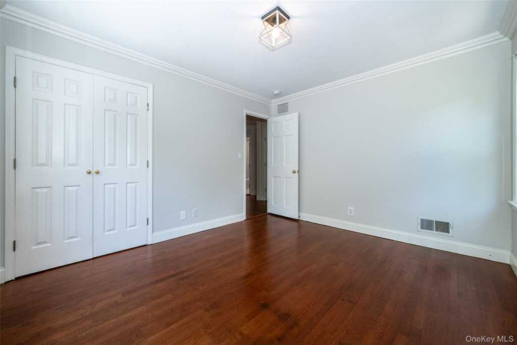 177 Puritan Drive, New Rochelle, NY 10583 - Photo 24 of 38