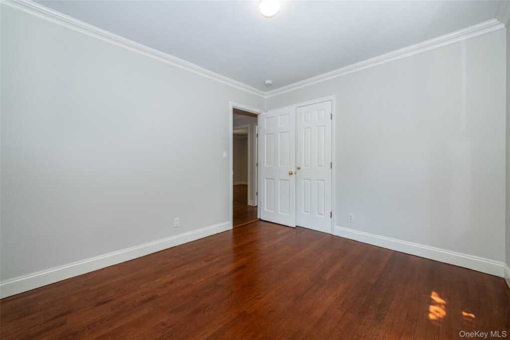177 Puritan Drive, New Rochelle, NY 10583 - Photo 25 of 38