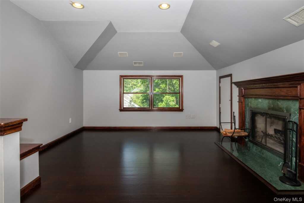 177 Puritan Drive, New Rochelle, NY 10583 - Photo 27 of 38