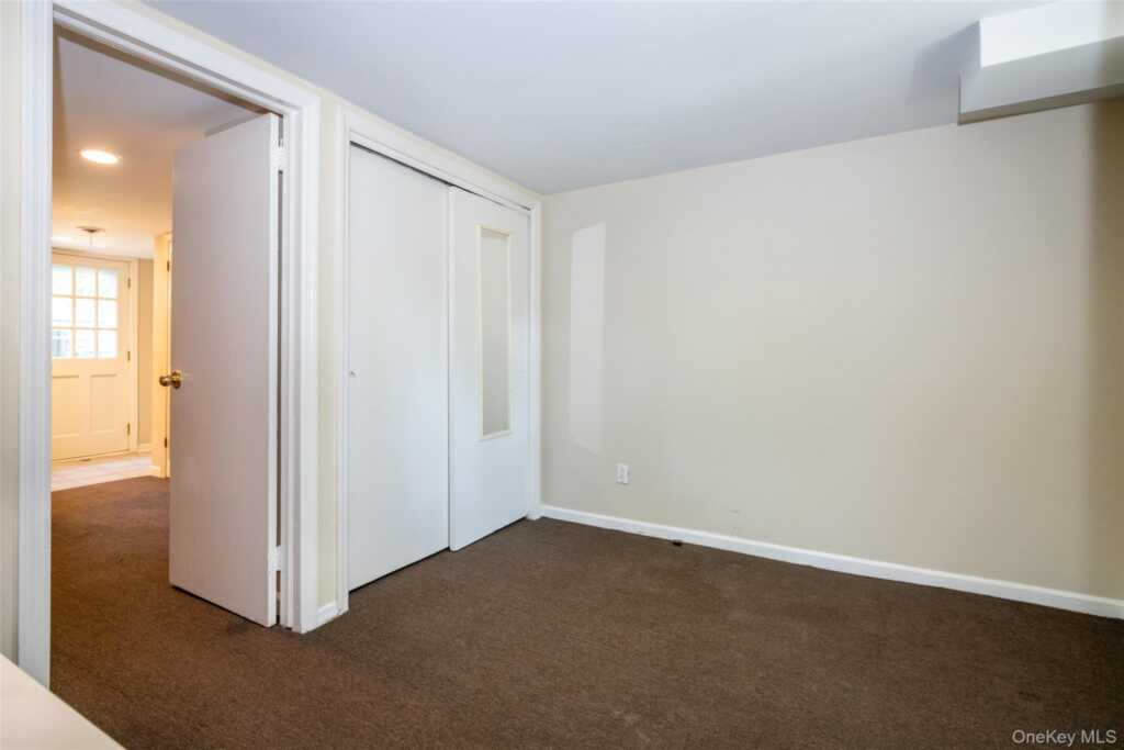 177 Puritan Drive, New Rochelle, NY 10583 - Photo 34 of 38