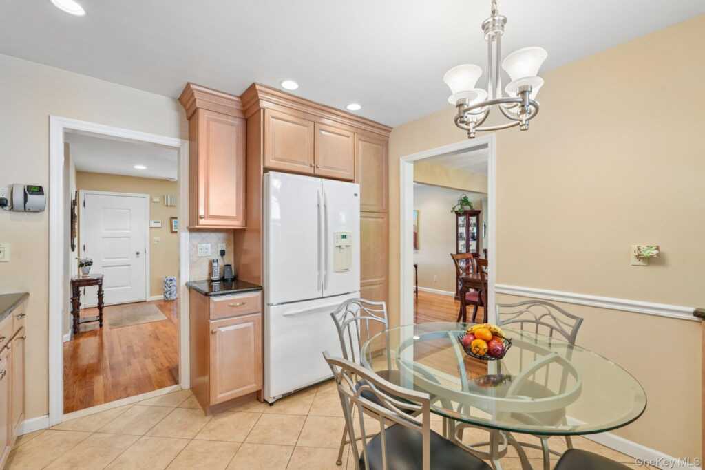 36 Chatham Road, New Rochelle, NY 10804 - Photo 11 of 44