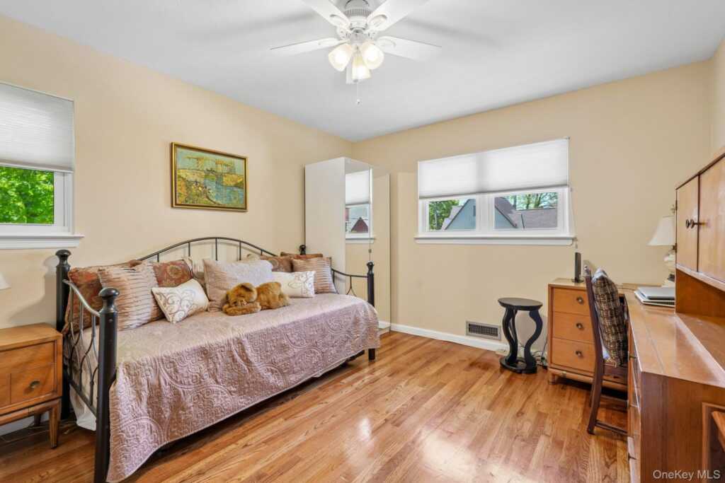 36 Chatham Road, New Rochelle, NY 10804 - Photo 17 of 44