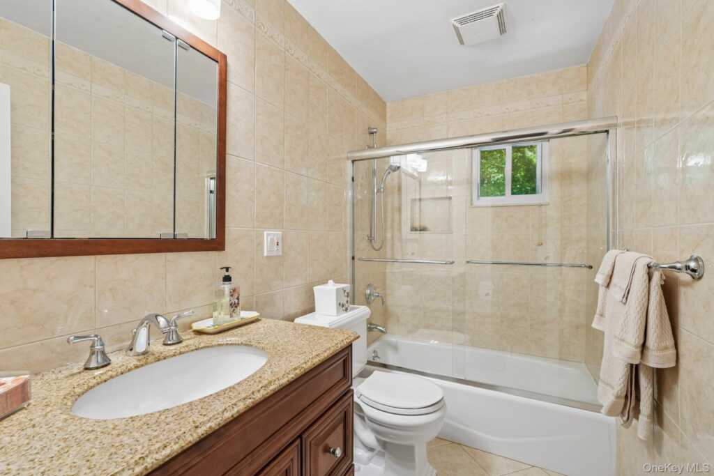 36 Chatham Road, New Rochelle, NY 10804 - Photo 19 of 44