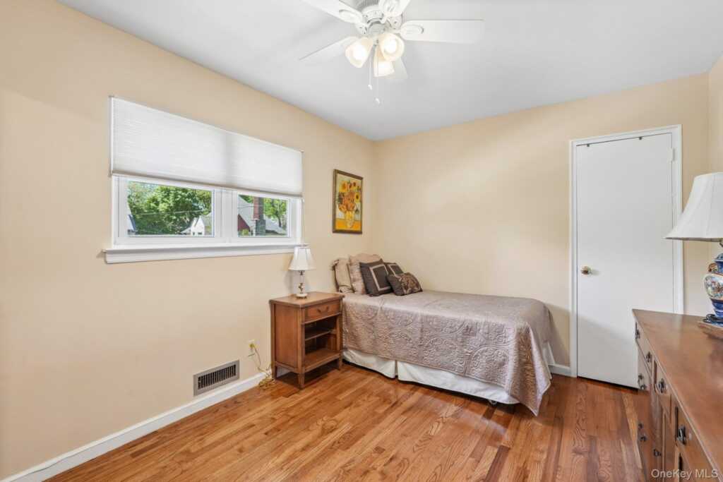 36 Chatham Road, New Rochelle, NY 10804 - Photo 21 of 44