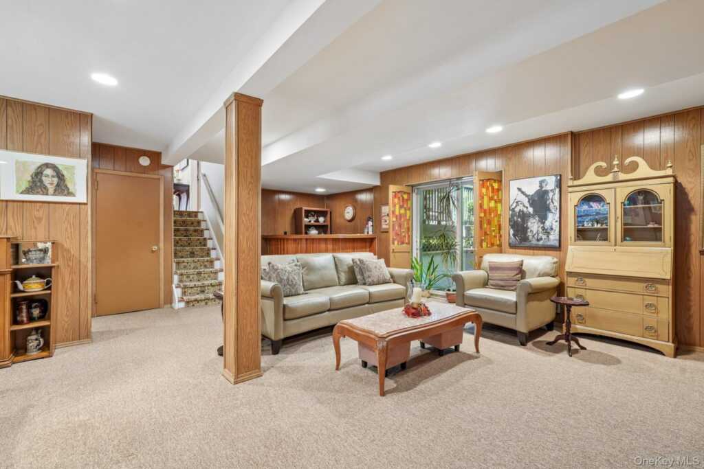 36 Chatham Road, New Rochelle, NY 10804 - Photo 24 of 44