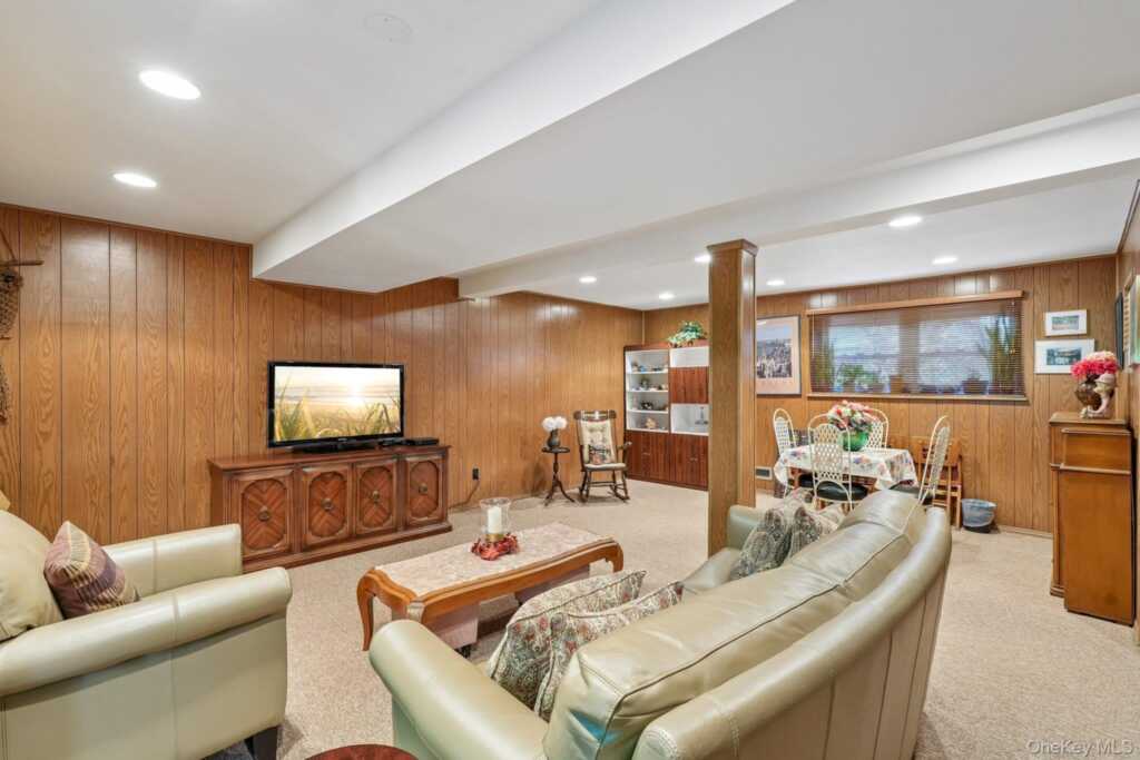 36 Chatham Road, New Rochelle, NY 10804 - Photo 28 of 44
