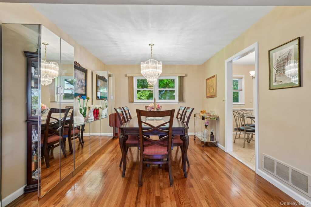 36 Chatham Road, New Rochelle, NY 10804 - Photo 5 of 44