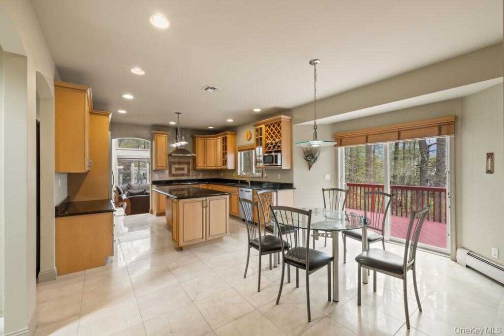 150 Trails End, New City, NY 10956 - Photo 10 of 45