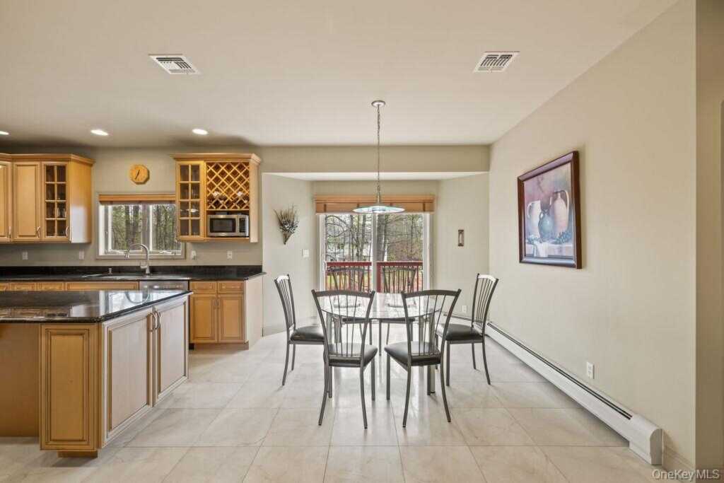 150 Trails End, New City, NY 10956 - Photo 11 of 45
