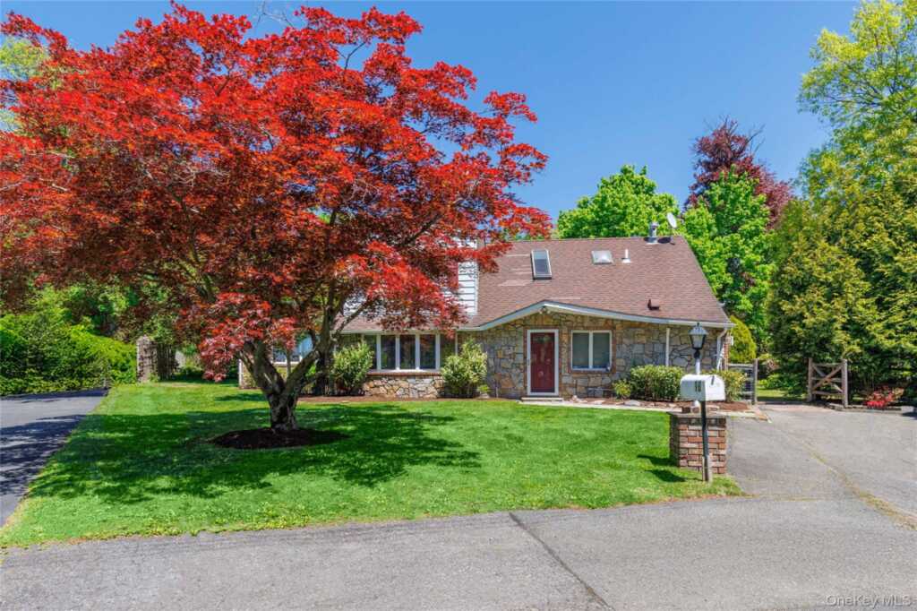 10 Bell Place, Rye, NY 10573 - Photo 2 of 25