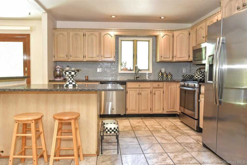 33 Nordica Circle, Stony Point, NY 10980 - Photo 9 of 25