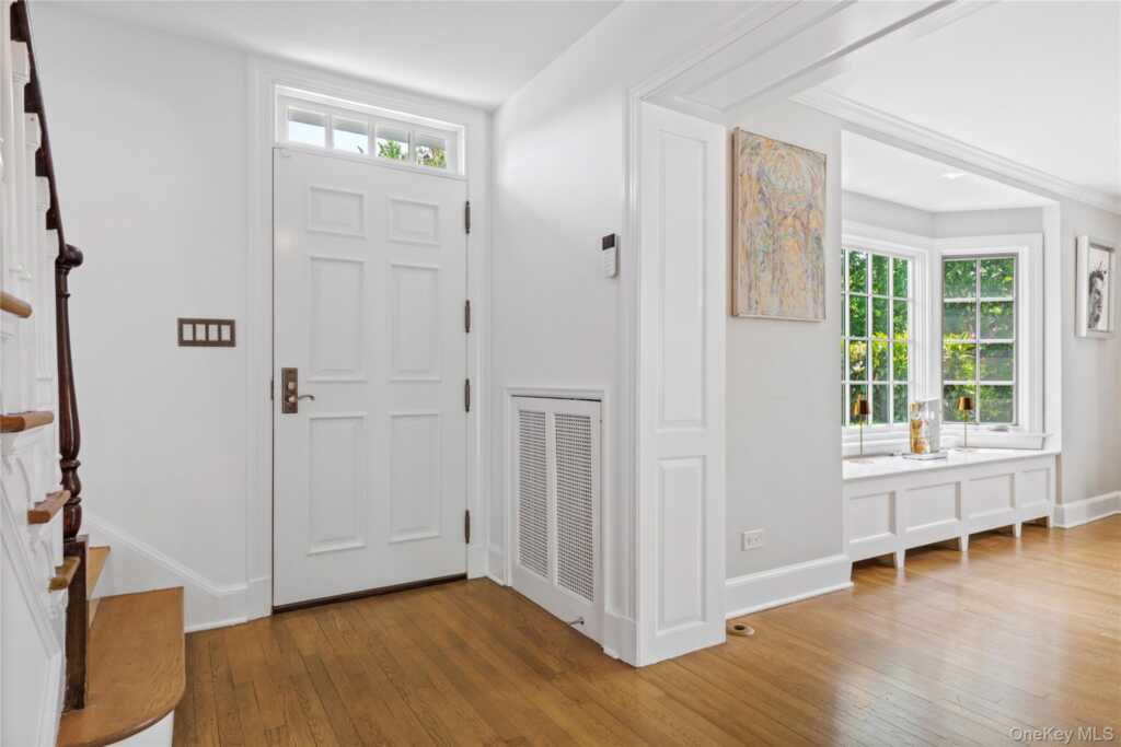 746 The Parkway, Rye, NY 10543 - Photo 3 of 50