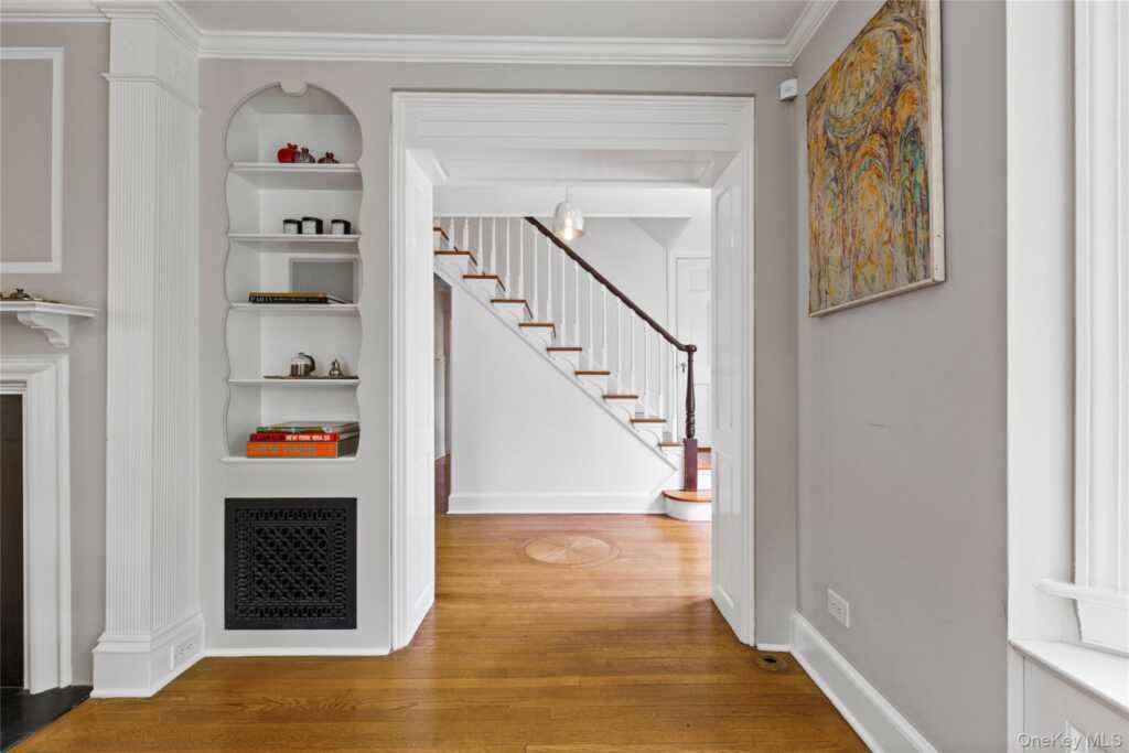 746 The Parkway, Rye, NY 10543 - Photo 4 of 50