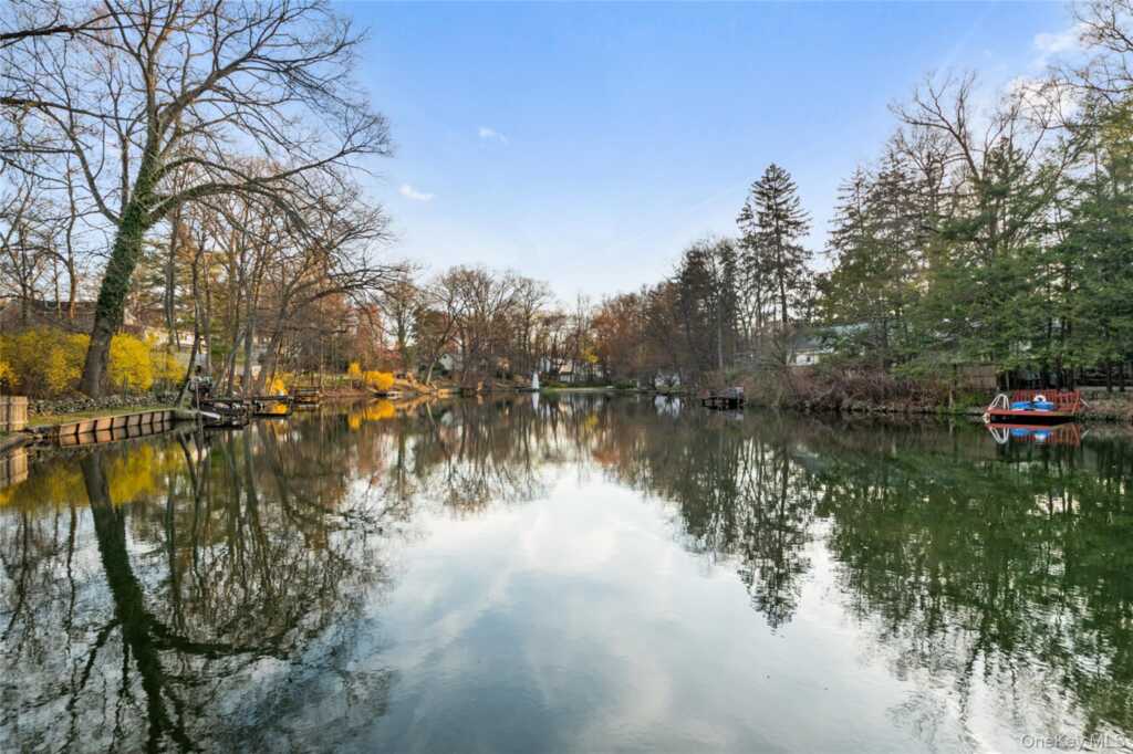 6 Lake Drive, New City, NY 10956 - Photo 5 of 22