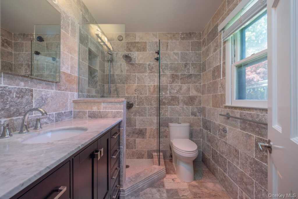 4 Apple Court, Nanuet, NY 10954 - Photo 13 of 31